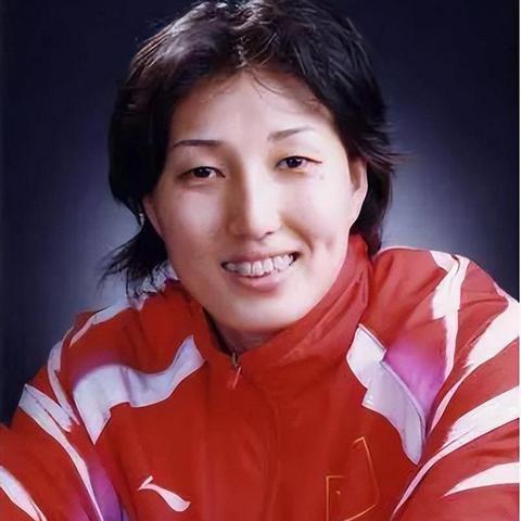 2008年北京奥运会美国女排名单，黄金一代的荣耀与中国情缘