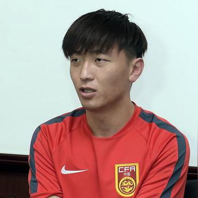 中国足球的归化球员有哪些，盘点近年来的新面孔与他们的赛场表现