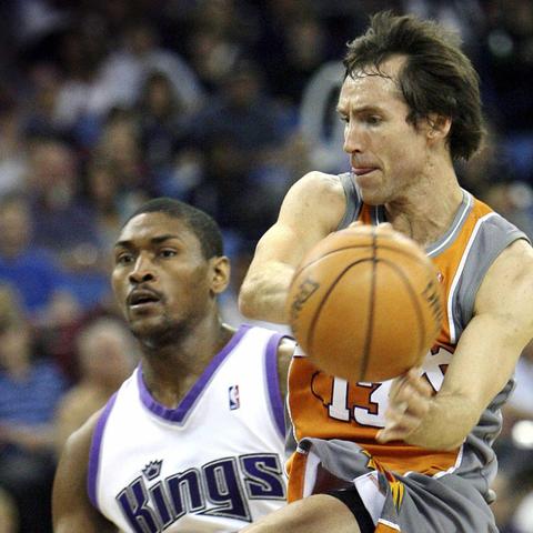 NBA湖人VS太阳经典对决,那一年,紫金军团与凤凰城的恩怨交织 NBA湖人VS太阳经典对决,那一年,紫金军团与凤凰城的恩怨交织