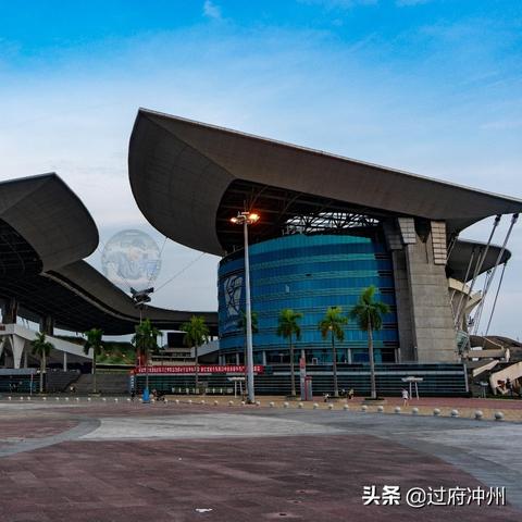 广州奥林匹克中心免费开放吗?真相、游玩与实用指南 广州奥林匹克中心免费开放吗?真相、游玩与实用指南